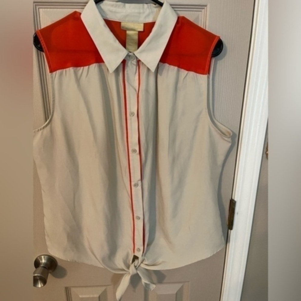Miss Tina Sleeveless Blouse